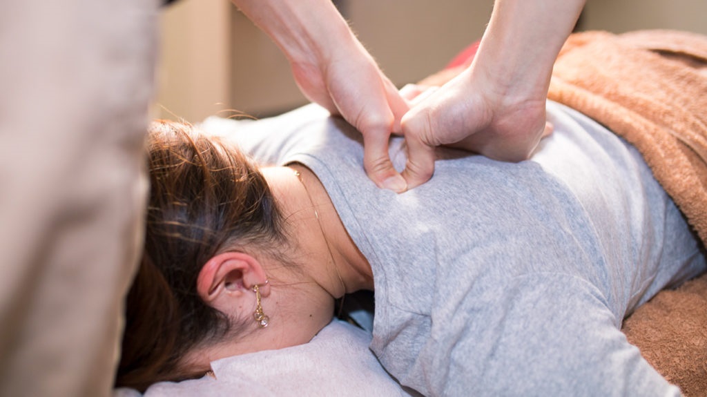 what-happens-when-you-crack-your-back